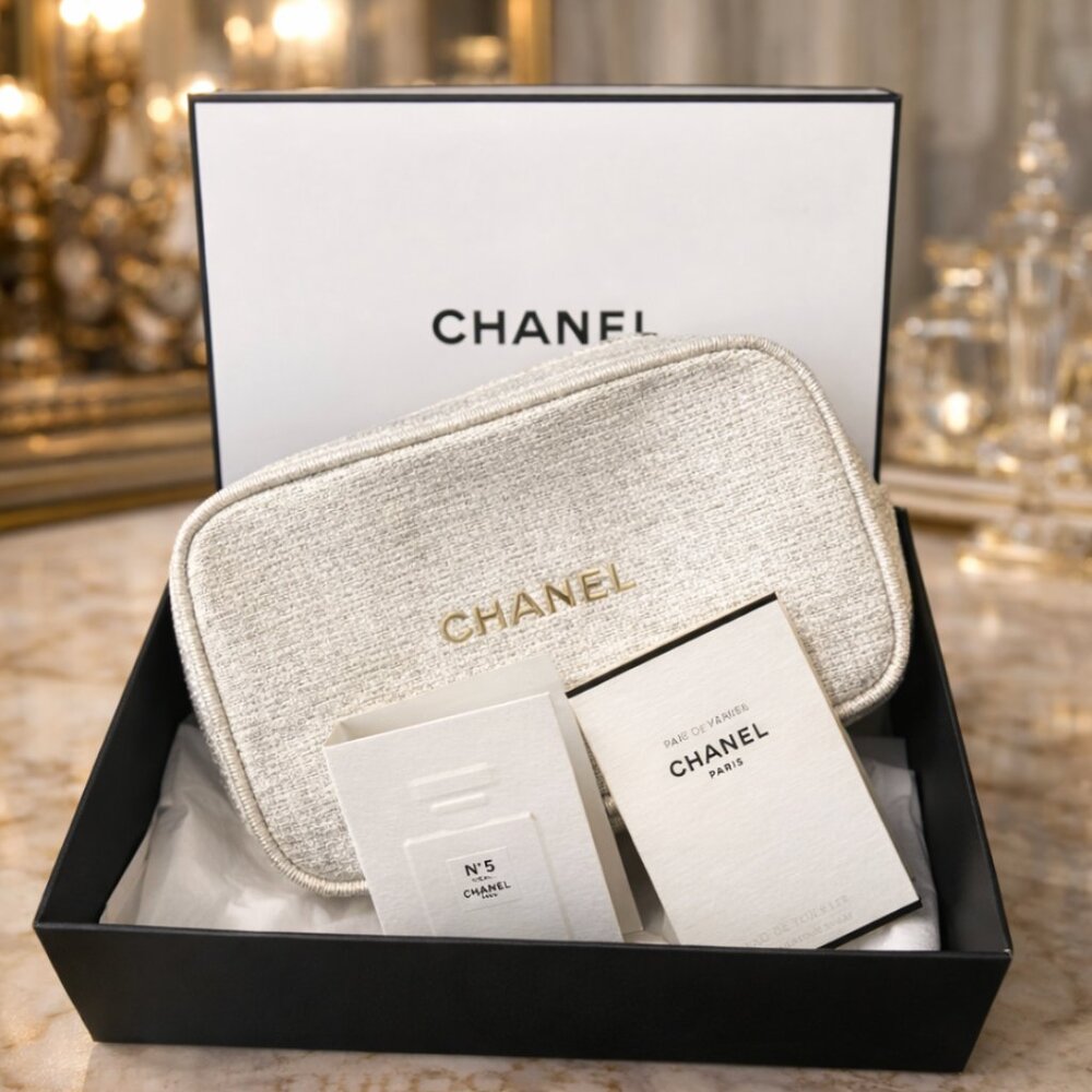 NWT CHANEL Beauty Pouch Make Up Bag + 2 Free Chanel Samples & Chanel Box - Picture 1 of 10